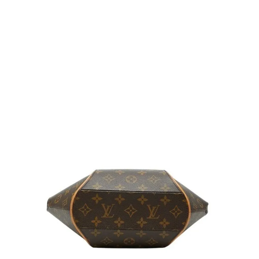 Louis Vuitton delivery duty